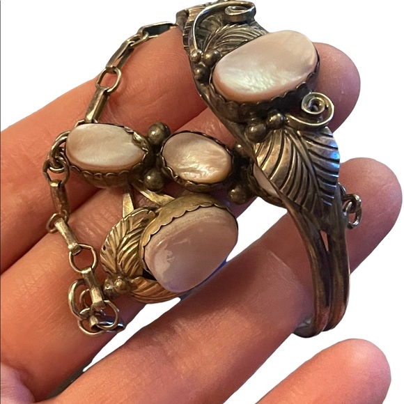 Vintage 1960s Sterling Silver Navajo marked MOP Squash Blossom slave Bracelet - Picture 12 of 16